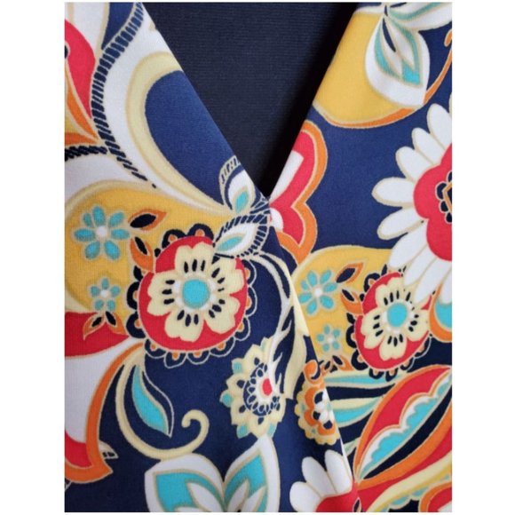 C'est La Vie Anthropologie Top Size L Surplice crossover sleeveless navy floral - Picture 3 of 4